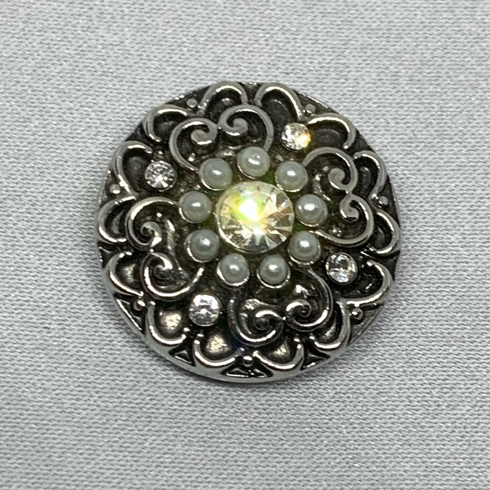 💗Elegant Ginger Snaps & Co. Snap Button Charm